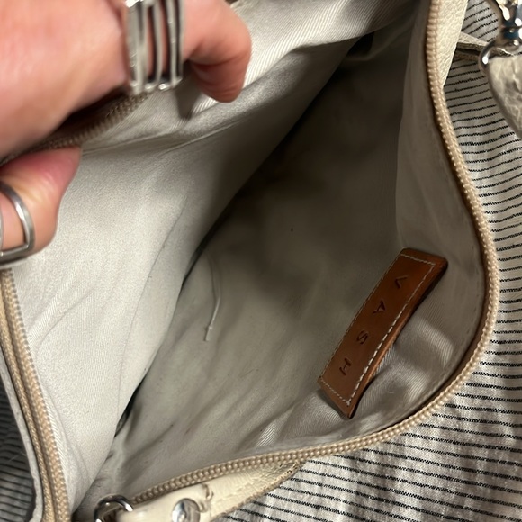 Gorgeous hair on hide creamy white shoulder bag! - Picture 3 of 3